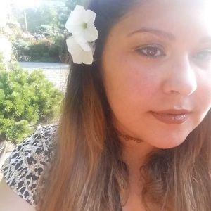 Meet your Posher, Cecile